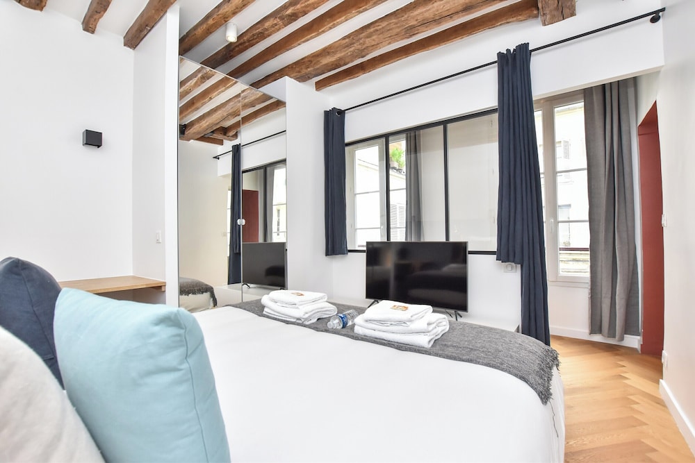 Apartment photo 2