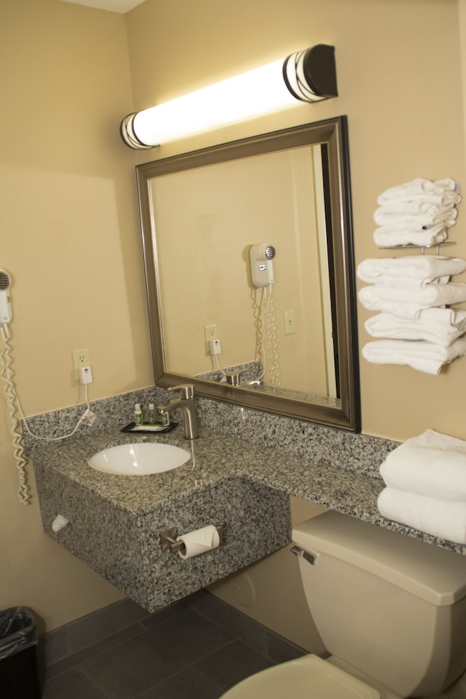 GrandStay Hotel & Suites, Photo 2