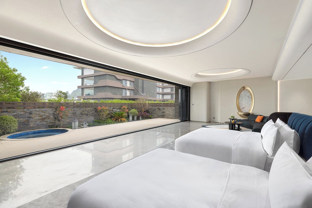Deluxe Suite, Garden View (Outdoor Hot Tub)