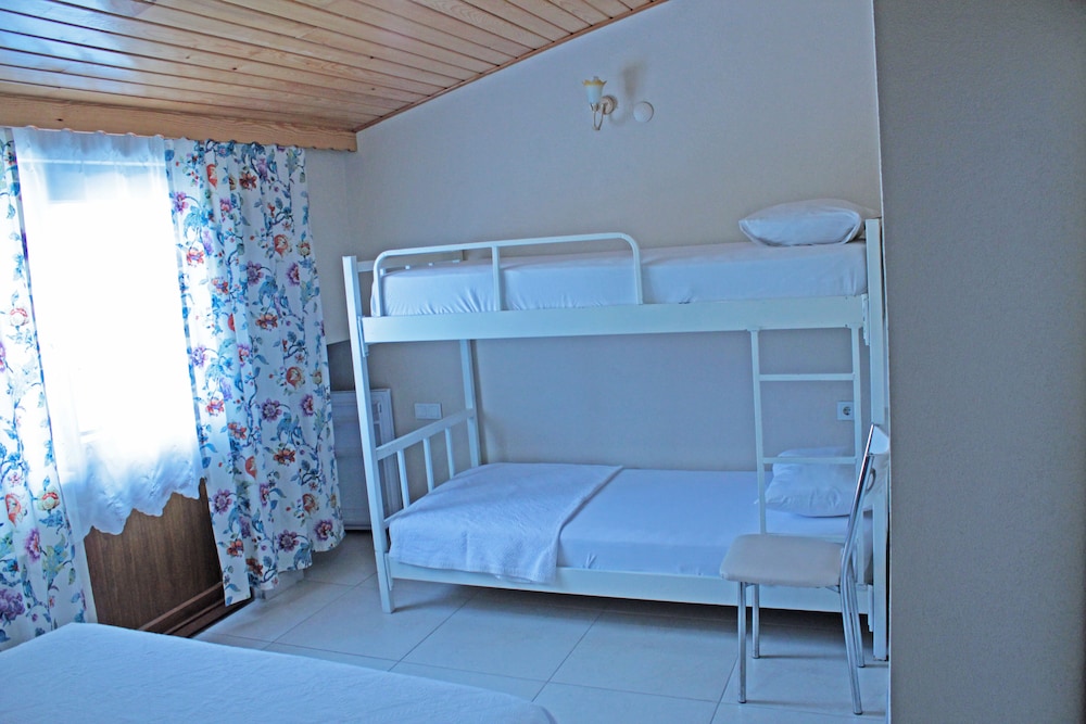 Standard Quadruple Room photo 1