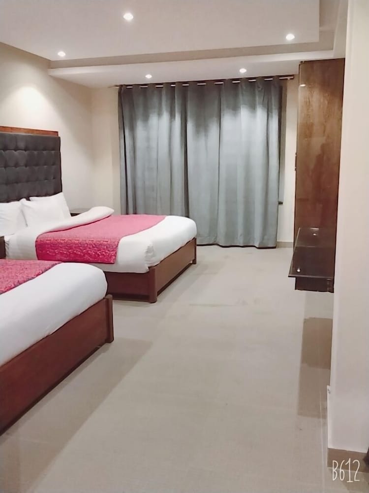 Deluxe Quadruple Room