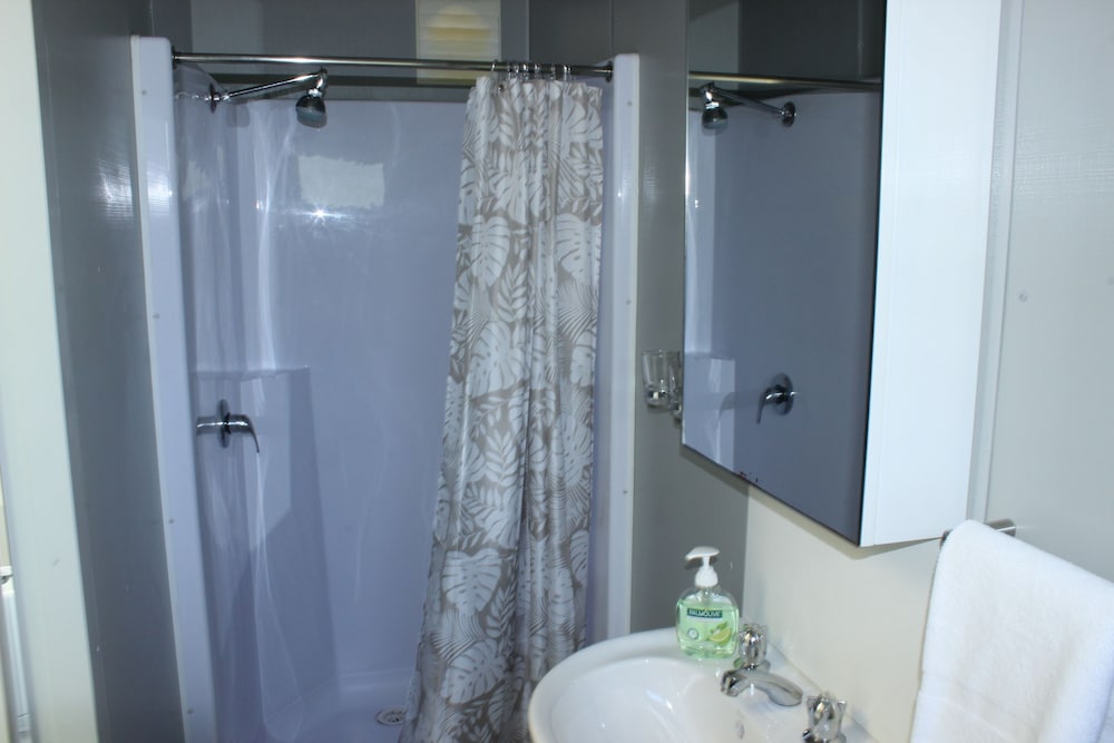Basic Single Room, 1 Bedroom, Ensuite, Ground Floor photo 2
