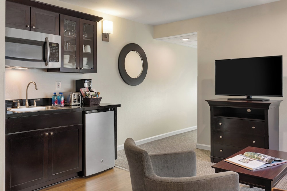 Suite, 2 Queen Beds photo 3