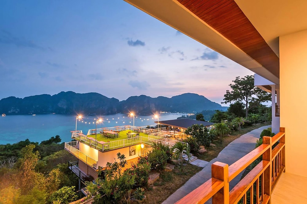 Deluxe Ocean Room, Panorama View - Photo 5
