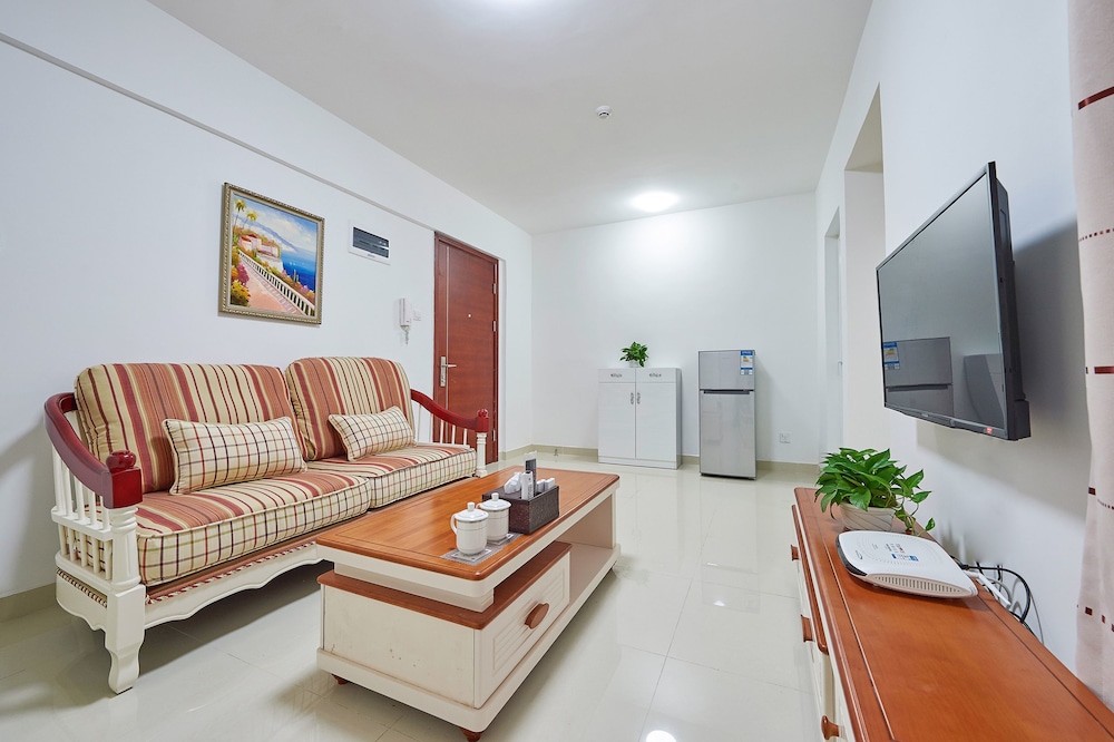 Mediterranean-Style One-Bedroom Apartment