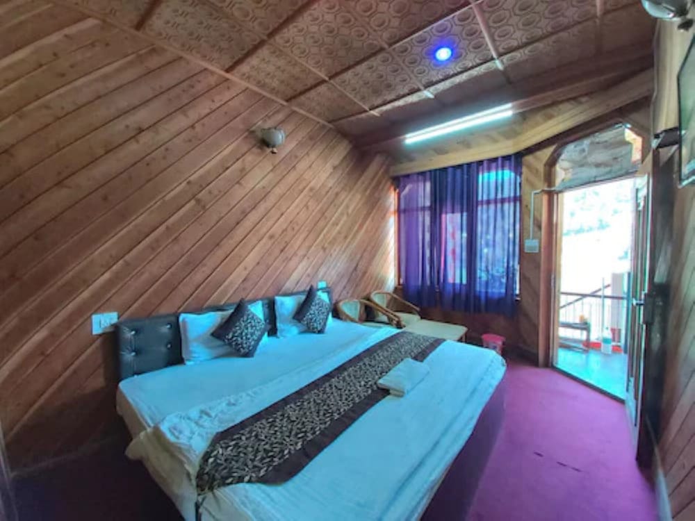 Deluxe Double Room, Lake View - Photo 3