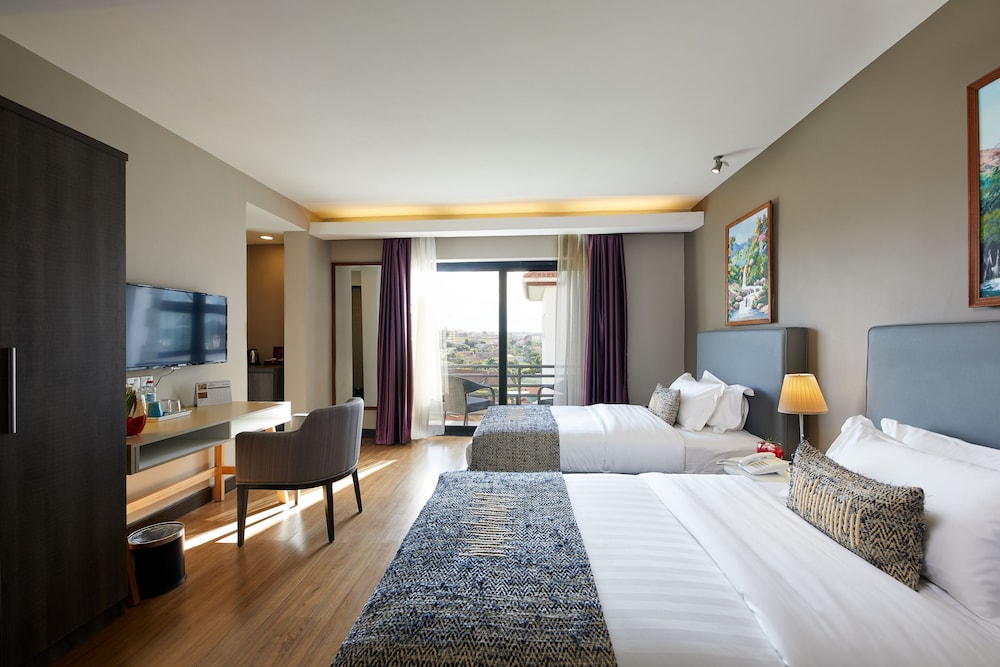 Standard Twin Room - Photo 1