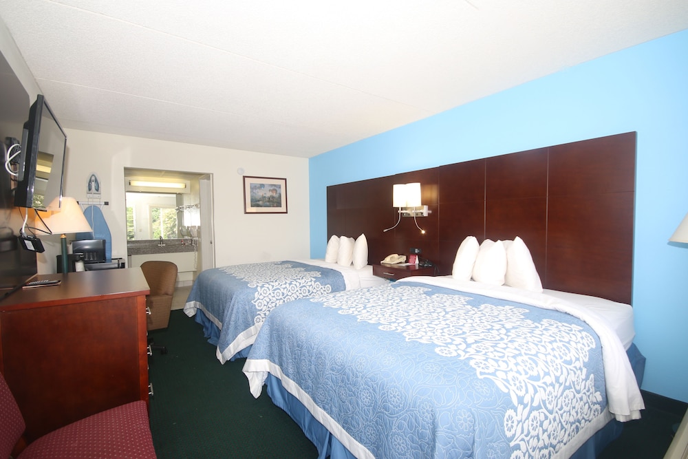 Double Room, 2 Queen Beds, Non Smoking - Photo 4