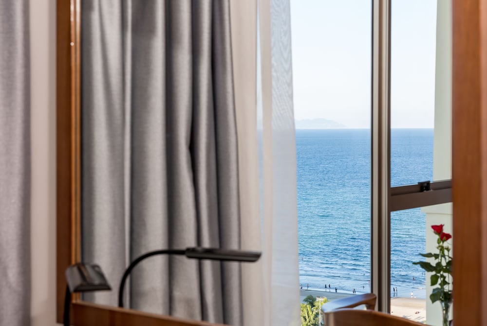 Deluxe Twin Room, Partial Ocean View photo 2