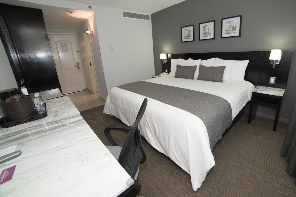 Superior Room, 1 King Bed - Photo 13