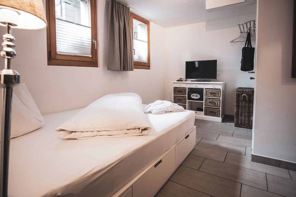 Single Room (Budget)