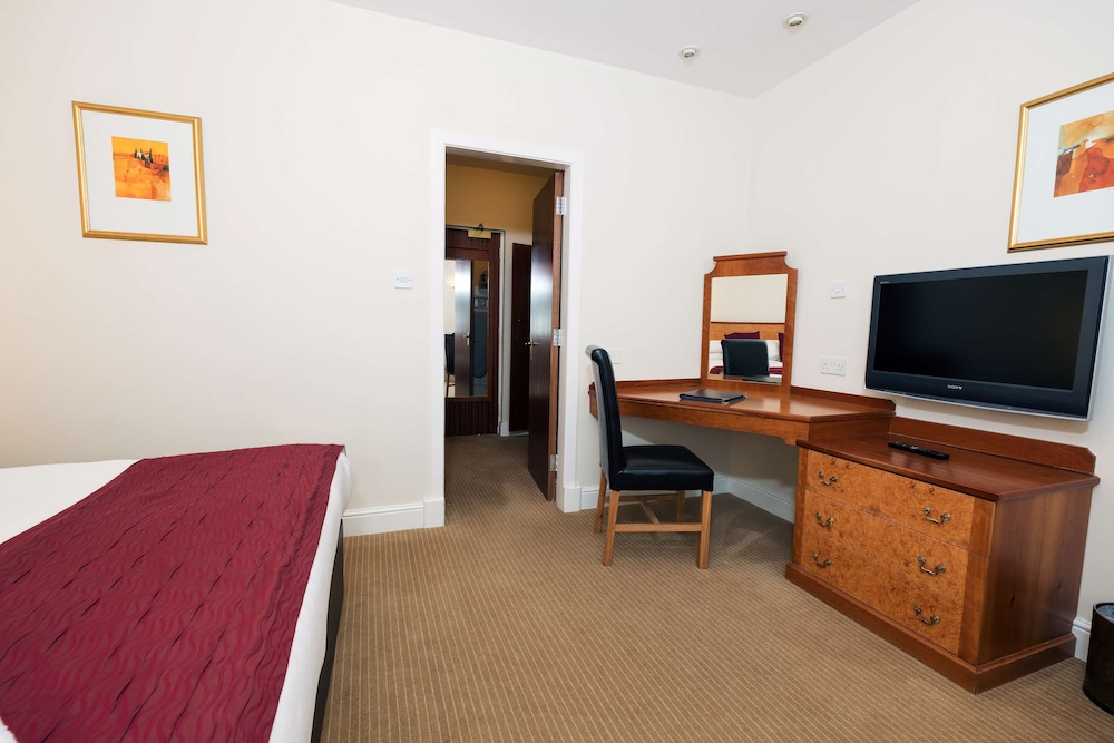 Deluxe Room, 1 King Bed, Non Smoking - Photo 5