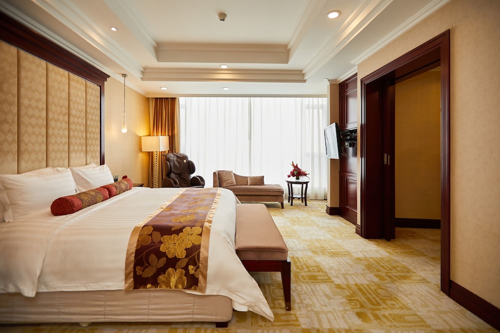 Deluxe Suite - Photo 3