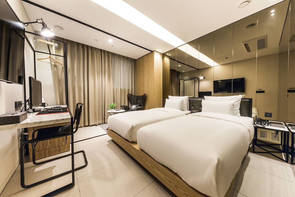 Deluxe Twin Room