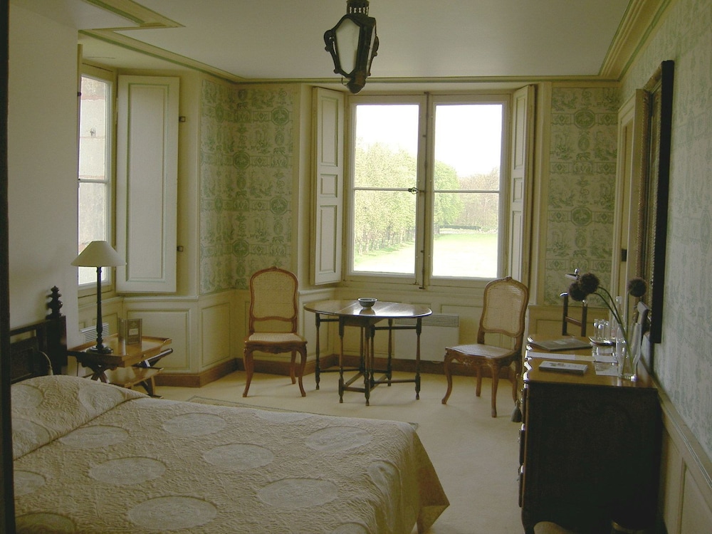 Chambre  Château - côté cours & parc photo 1