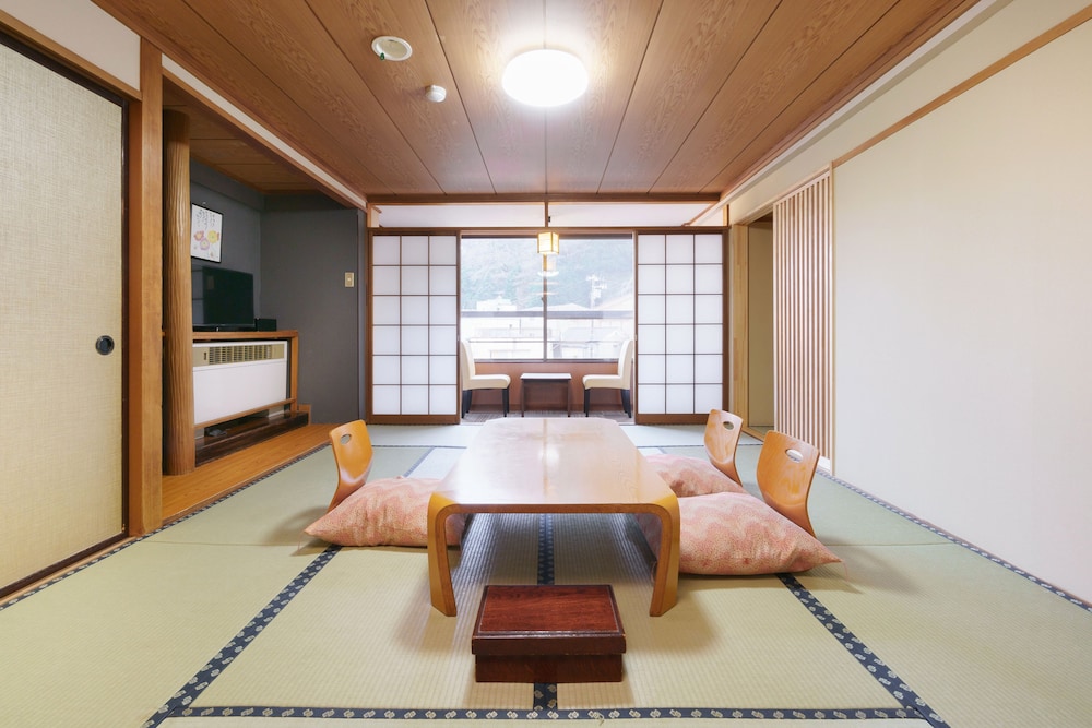 Run Of The House (For 2-6 Guests) photo 2