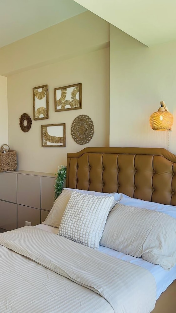 Honeymoon Room