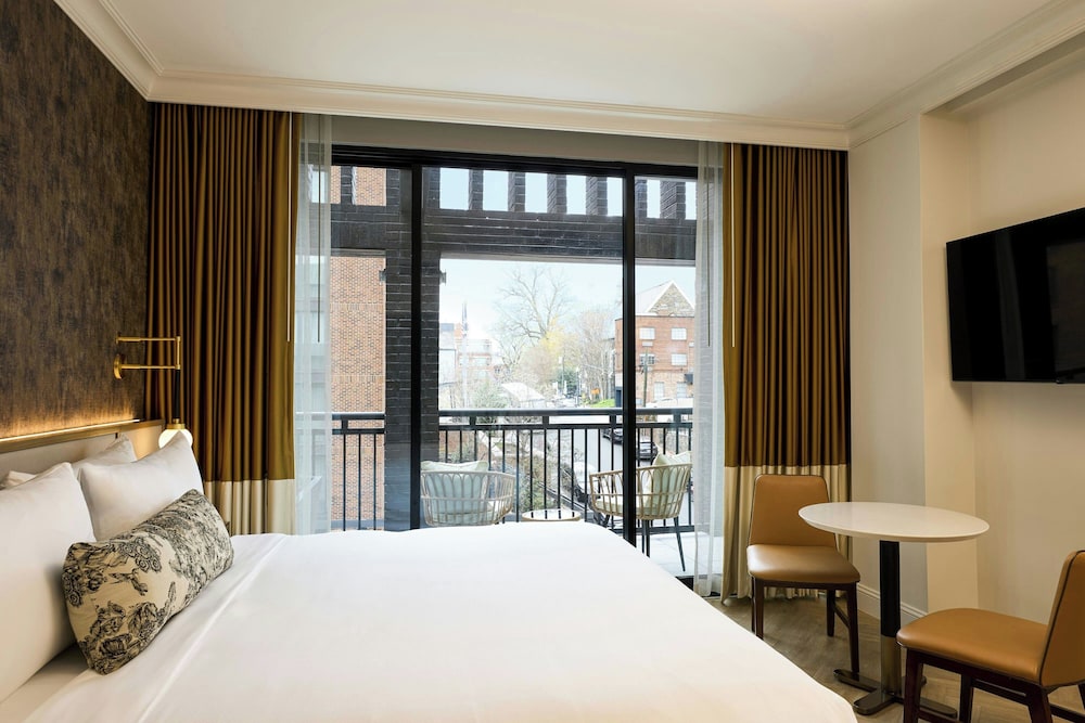 Room, 1 King Bed, Balcony