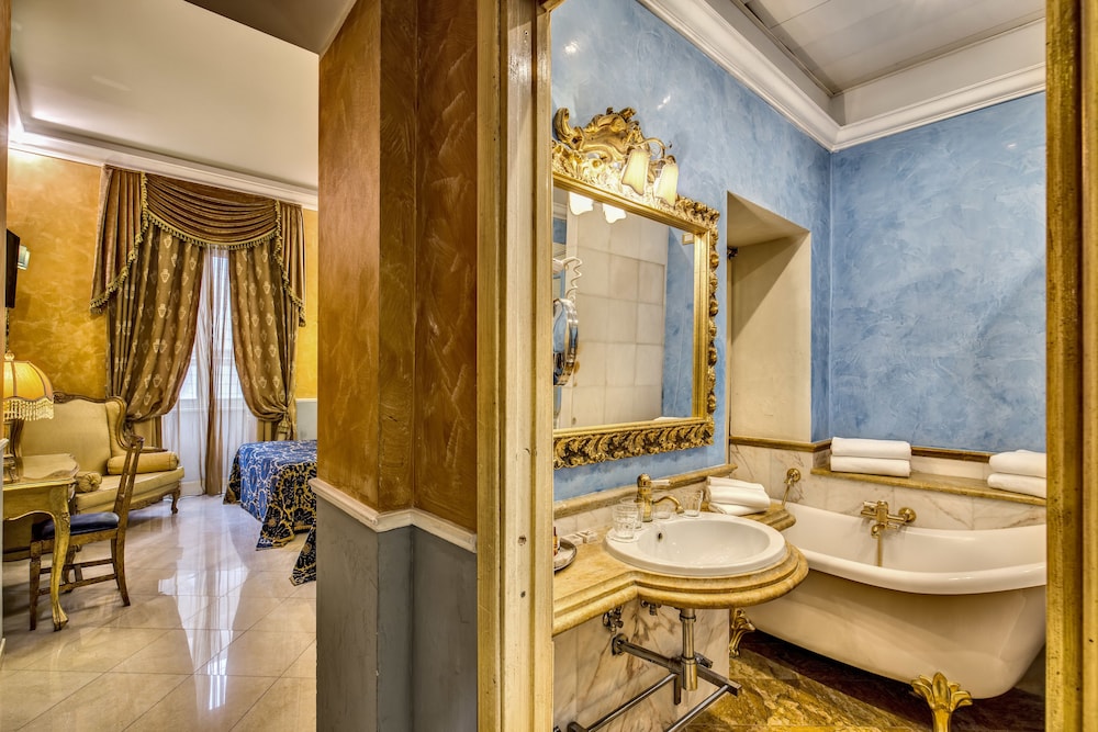Classic Room, 2 Queen Beds photo 3