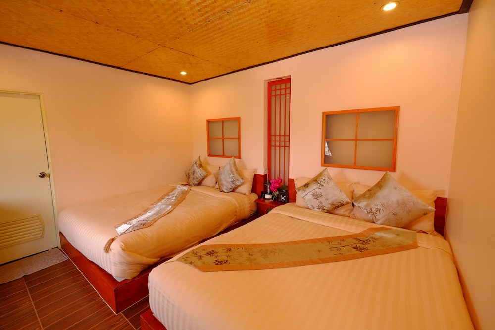 Family Bungalow for 6 People