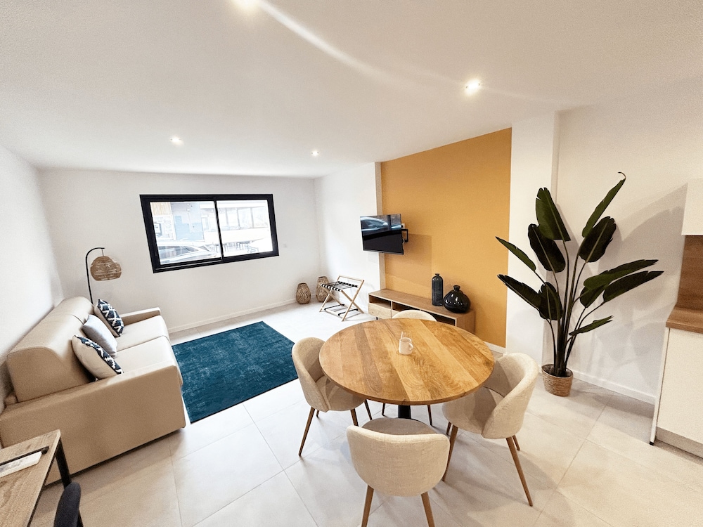 Family Apartment, 1 Queen Bed with Sofa bed, Ground Floor photo 3