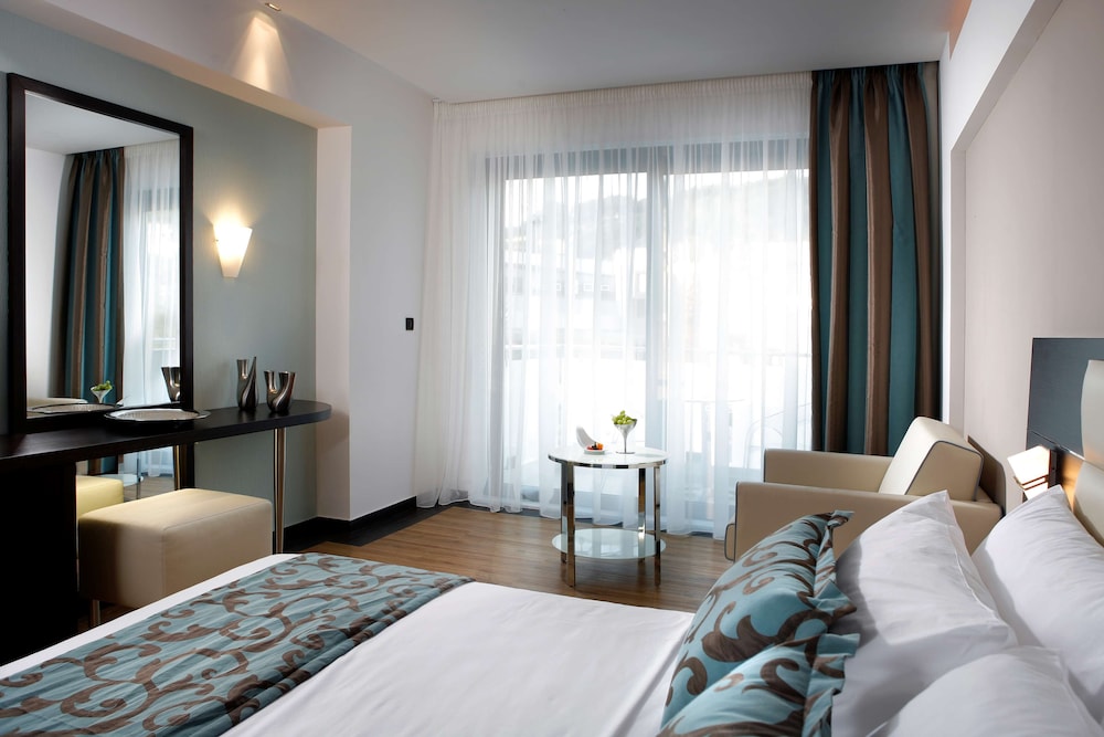 Deluxe Room - Photo 2