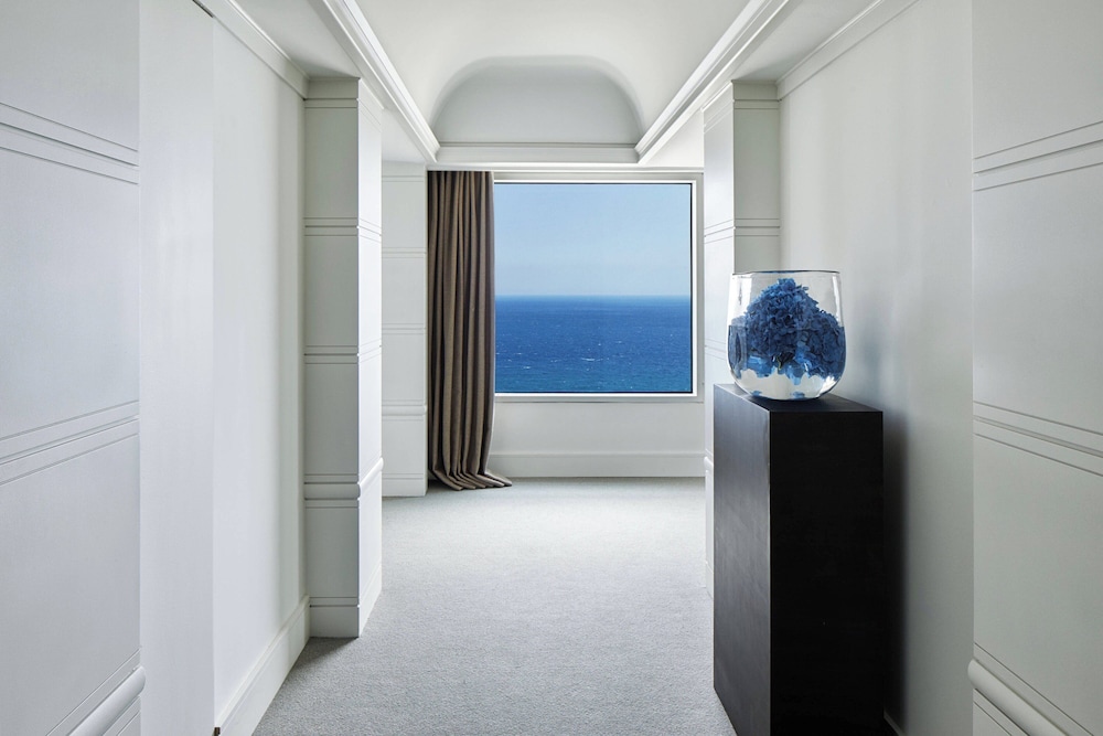 Club Suite, 1 Bedroom (Mediterranean,Club Level,Larger)