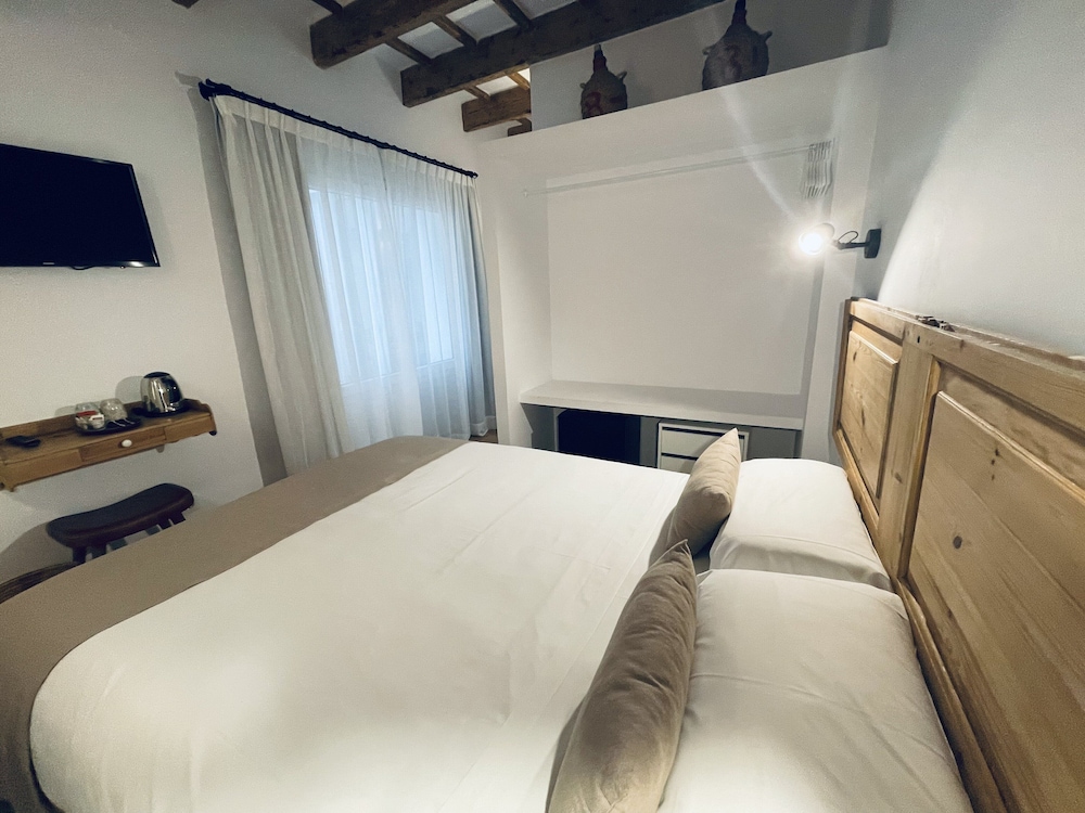 Basic Room photo 2