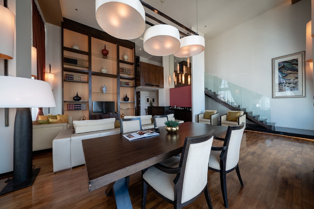GRAND DUPLEX SUITE, Piano Club Privilege, Separate Living Room thumbnail 5