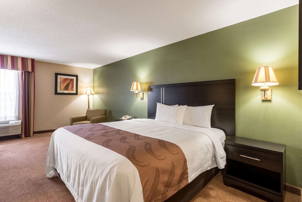Suite, 1 King Bed with Sofa bed, Non Smoking photo 2