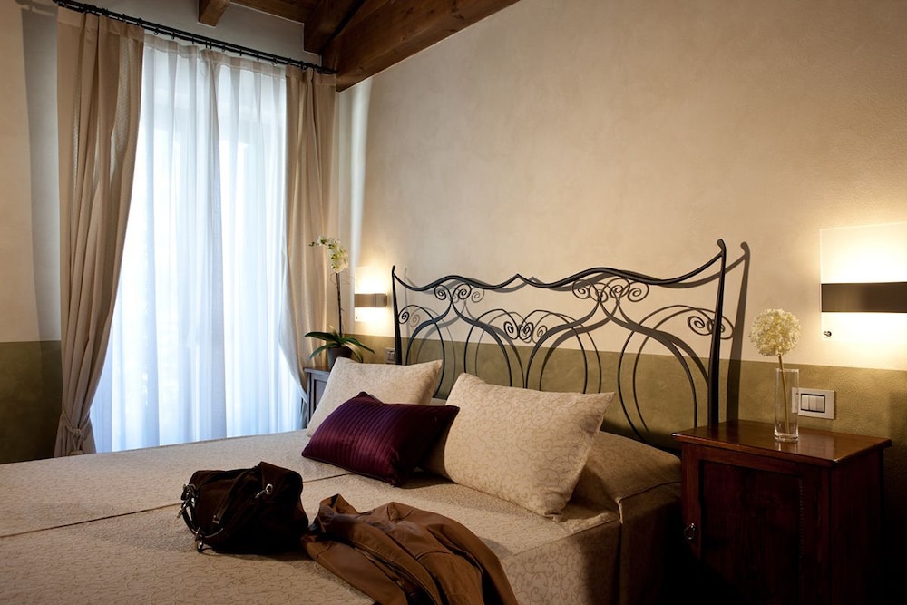 Classic Double Room Single Use photo 1