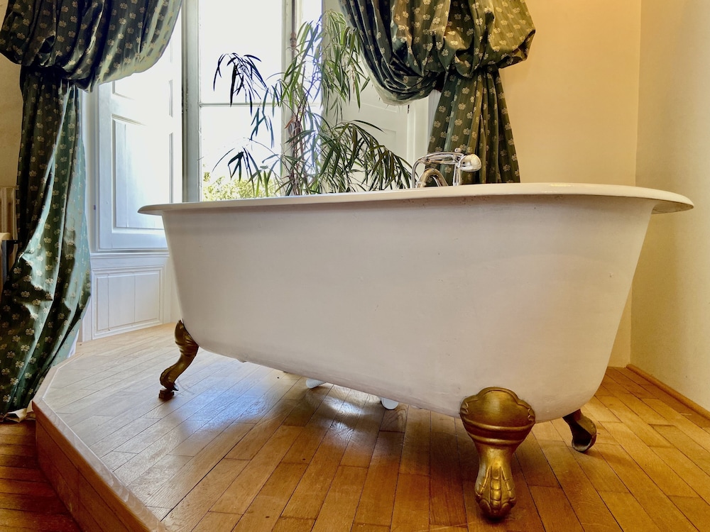 Deluxe Suite photo 2