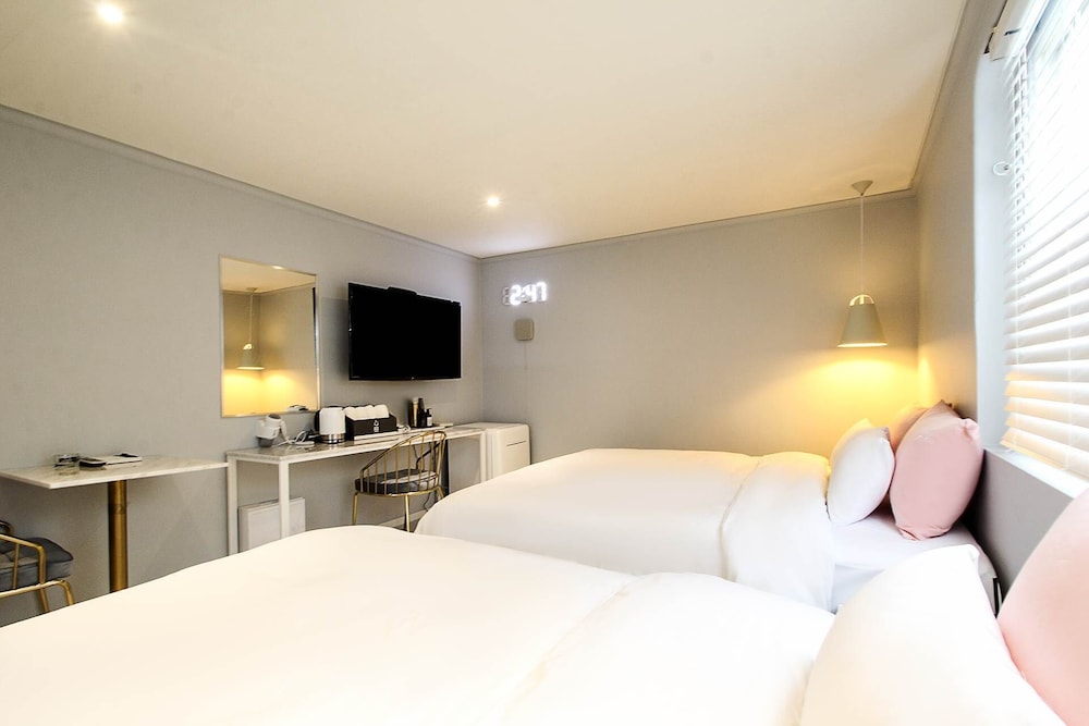 Deluxe Twin Room - Photo 5