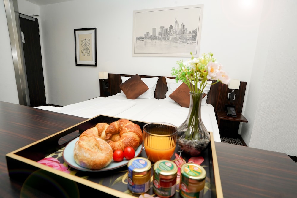 Standard Triple Room - Photo 1