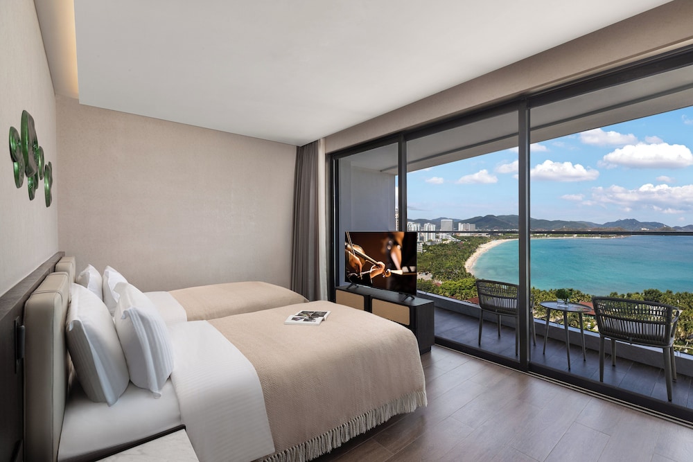 Premier Studio, Sea View (with View)