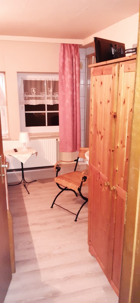 Single Room Nr.2  ,  En-suite Shower , shared WC photo 1