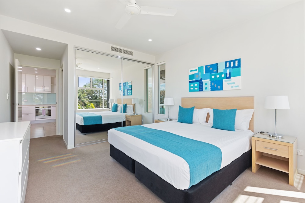One Bedroom Apartment, Pool View (Tiled) photo 3