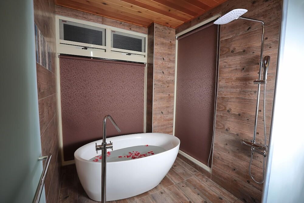 Deluxe Double Room, Non Smoking (201) - Photo 5