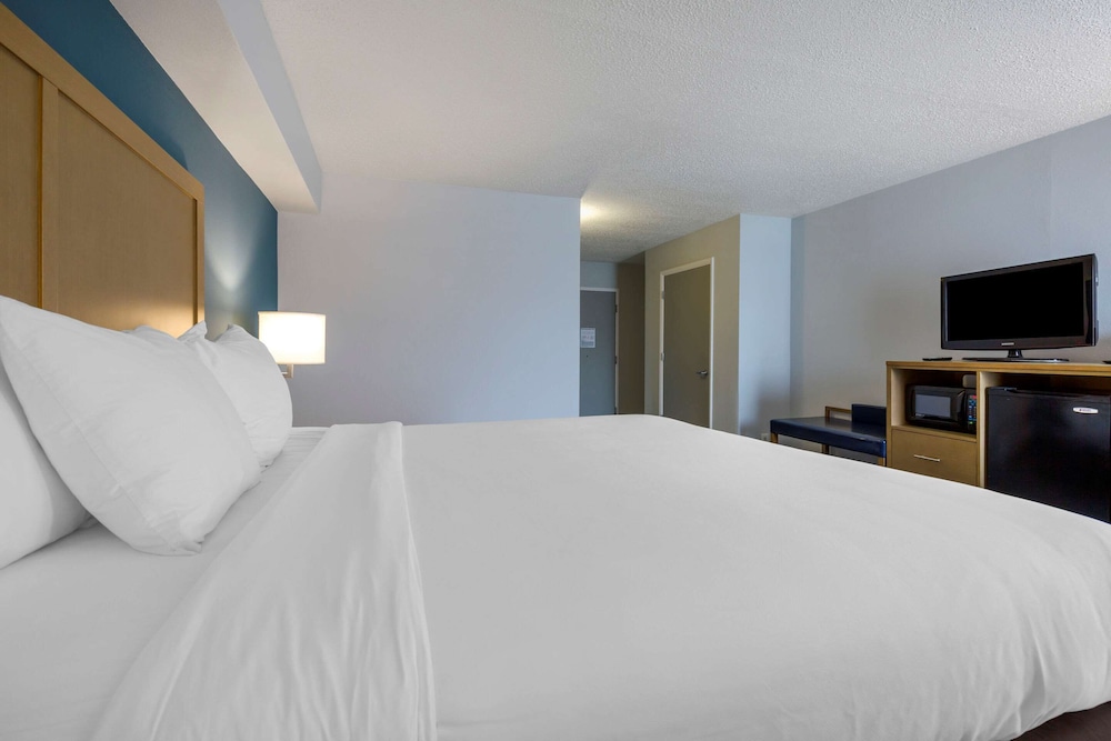 Room, 1 Queen Bed, Hearing Accessible, Non Smoking - Photo 4