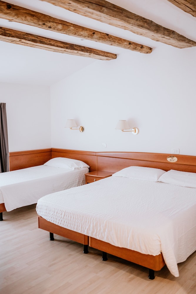 Comfort Triple Room, City View