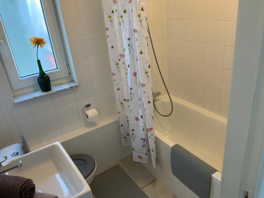 Apartment photo 2