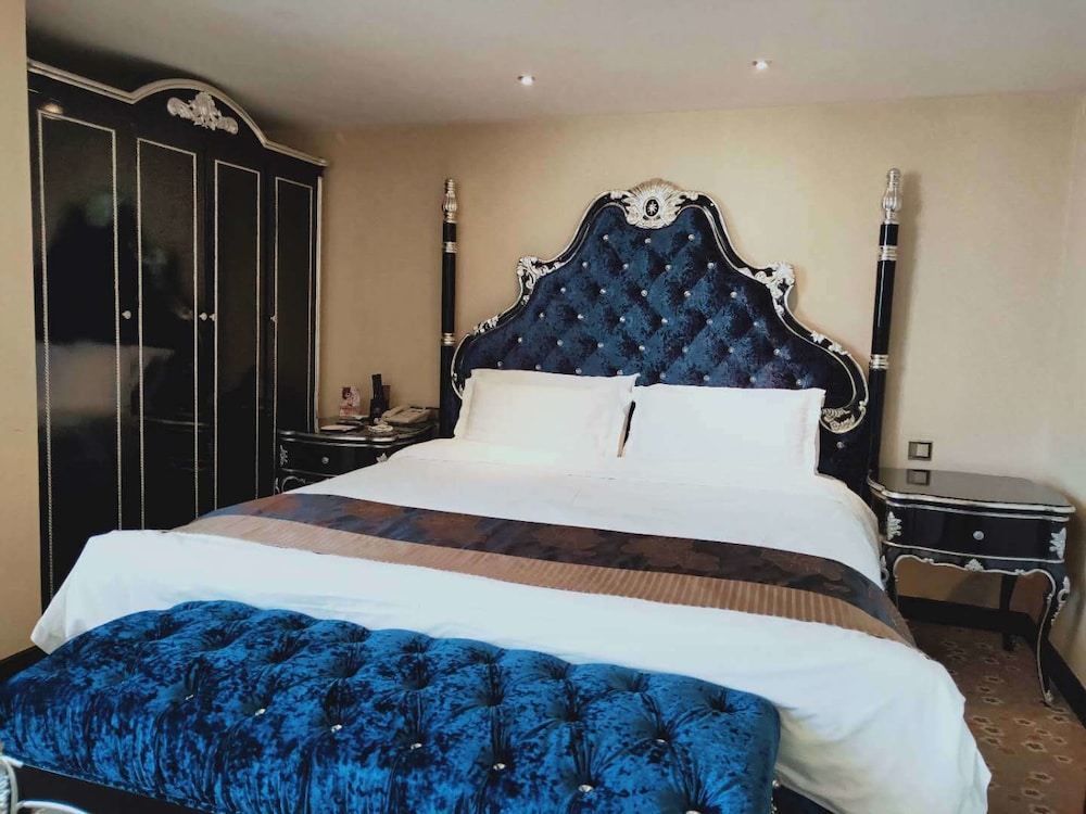 Executive Suite photo 1