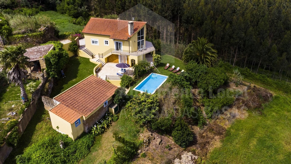 Villa photo 3