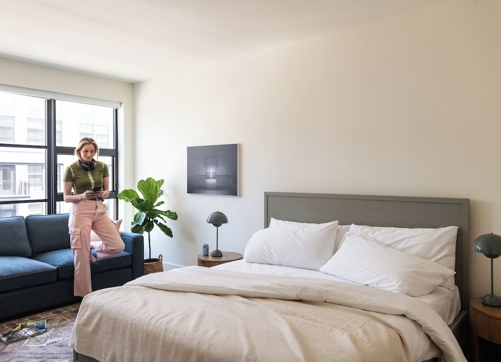 Standard Room, 1 King Bed (Studio)