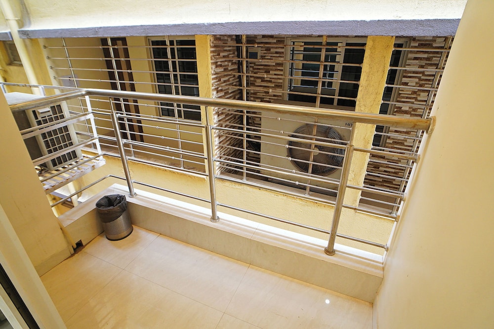 Executive Pool View Room