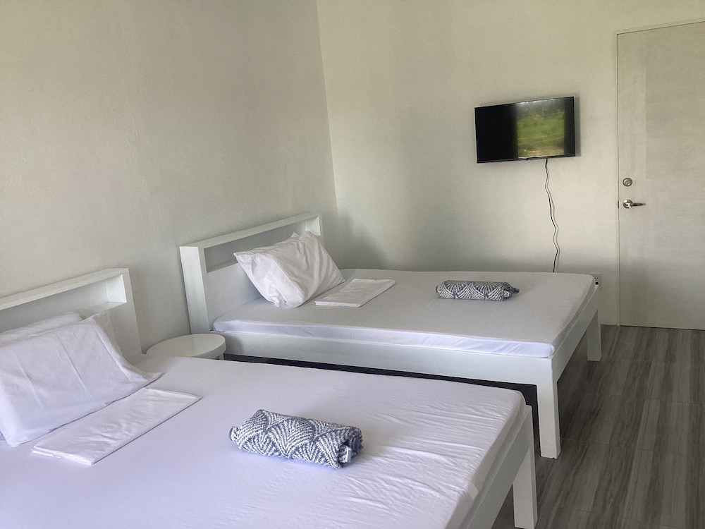 Deluxe Room, 1 Bedroom, Partial Ocean View