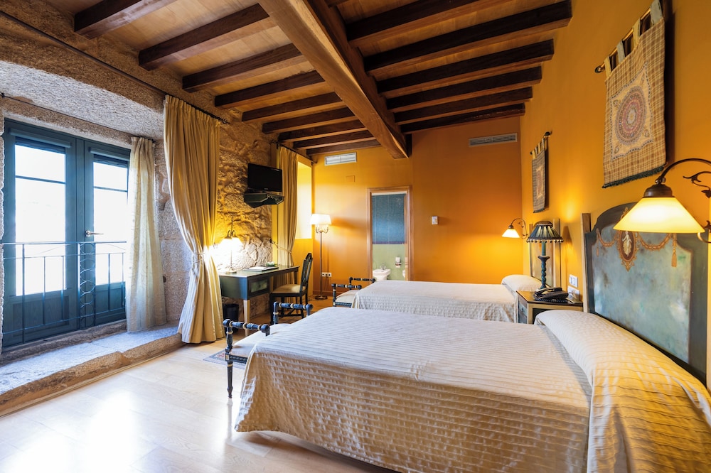 Double or Twin Room, Mountain View photo 3