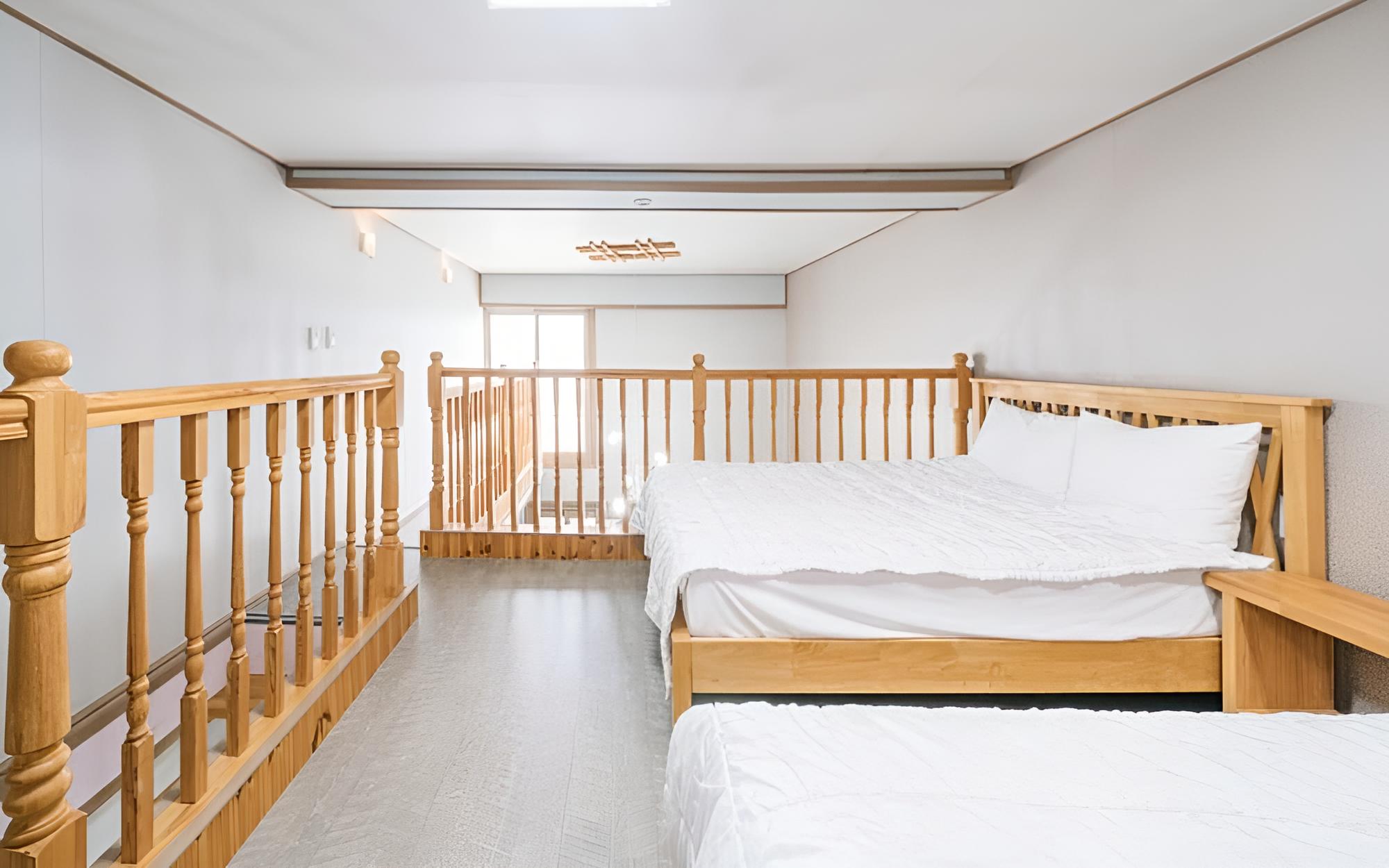 Room (102#(Duplex)) - Photo 8