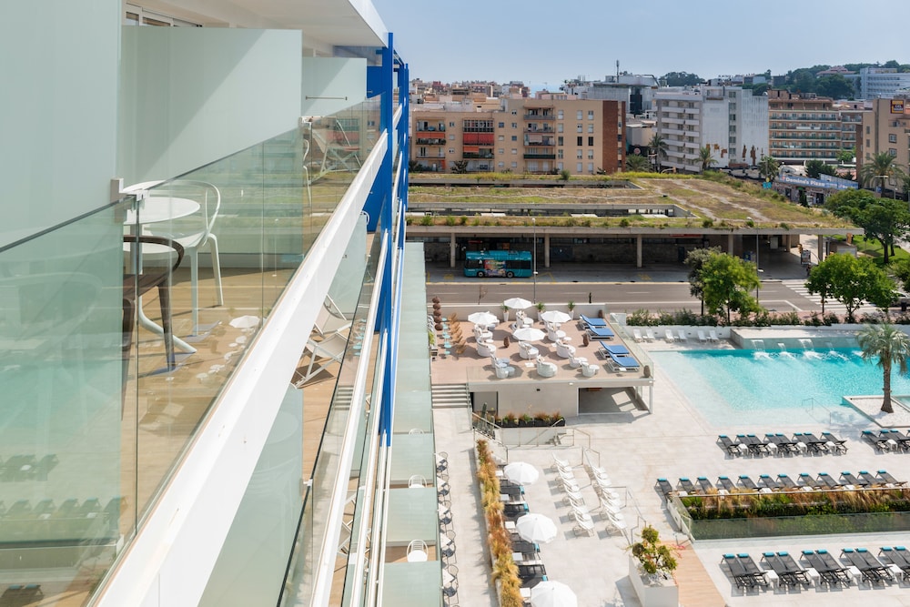 Superior Twin Room, Pool View (2 adults) - Photo 7