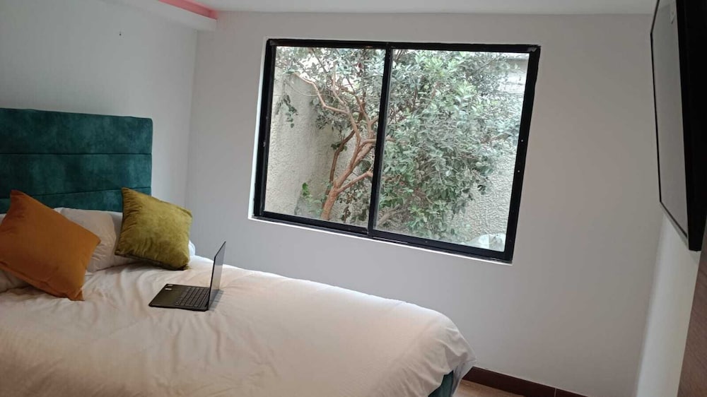 Comfort Room, 1 Double Bed, Ensuite